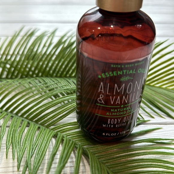 Bath & Body Works Essential Oils Almond and Vanilla Body Oil - Picture 2 of 2